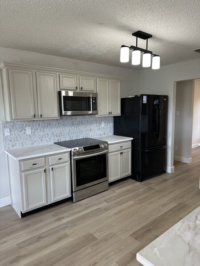 Photo - 1536 Melrose Ln
