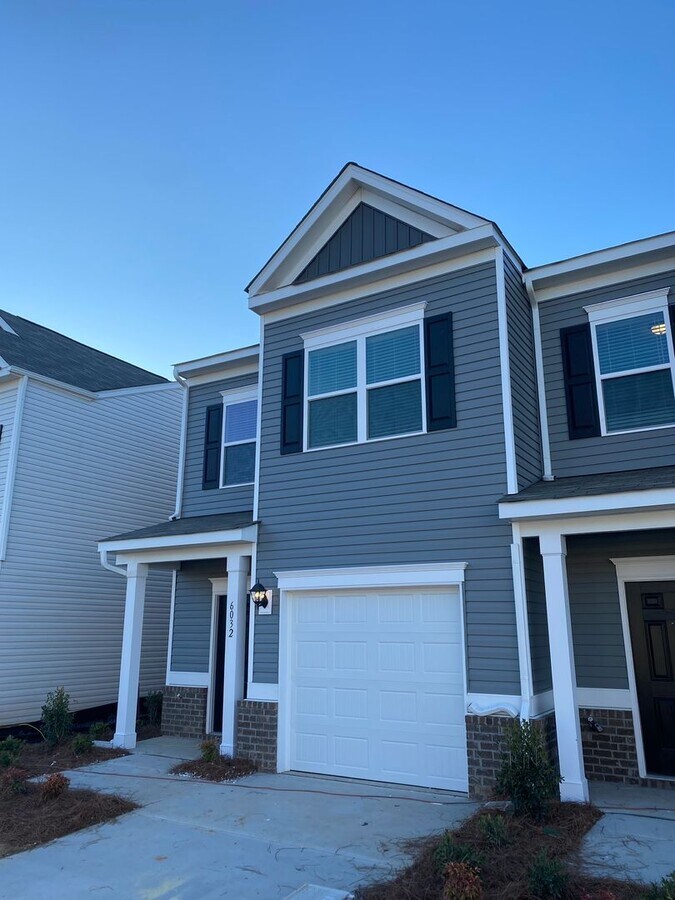 Photo - Beautiful Brand New 3 Bedroom 2.5 Bath Townhome in Hickory Glen!