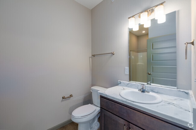 2BD 2BA Deluxe - Bathroom 2 - Walker Heights