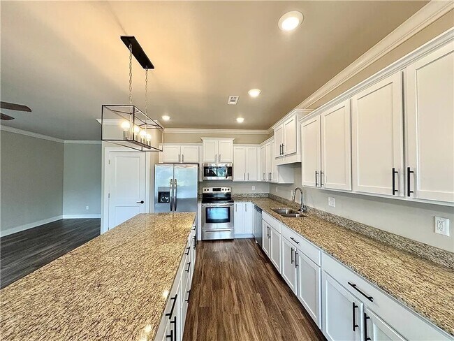 Photo - 837 NE Heights Ln