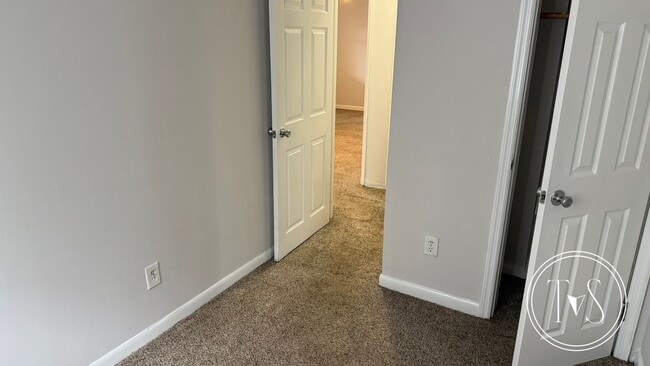 Photo - RATE DROP ALERT (was $1880/month)!