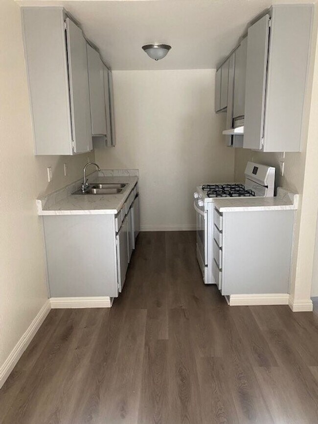 Photo - 15434 Rayen St