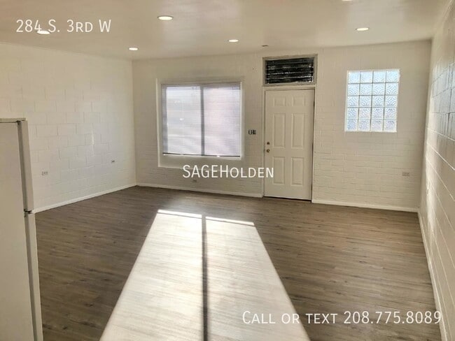 Building Photo - 284 S 3rd W
