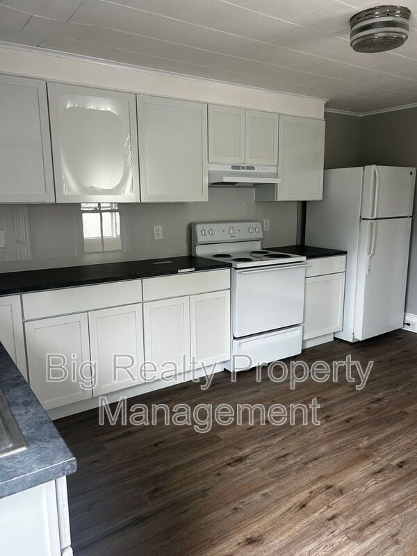 Photo - 262 Beech St Unit 2