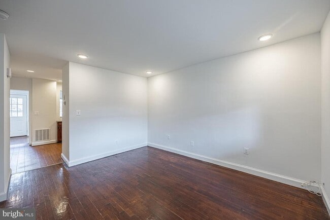 Photo - 156 Wesmond Dr