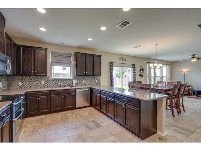 Photo - 928 Water Hyacinth Loop