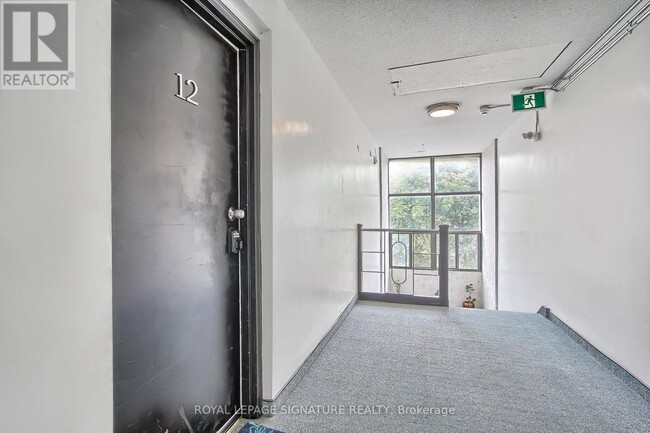 Photo - 136 Scanlon Ave Unité 12