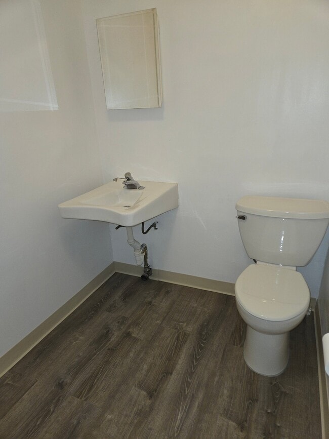 Photo - 639 Pawling Ave