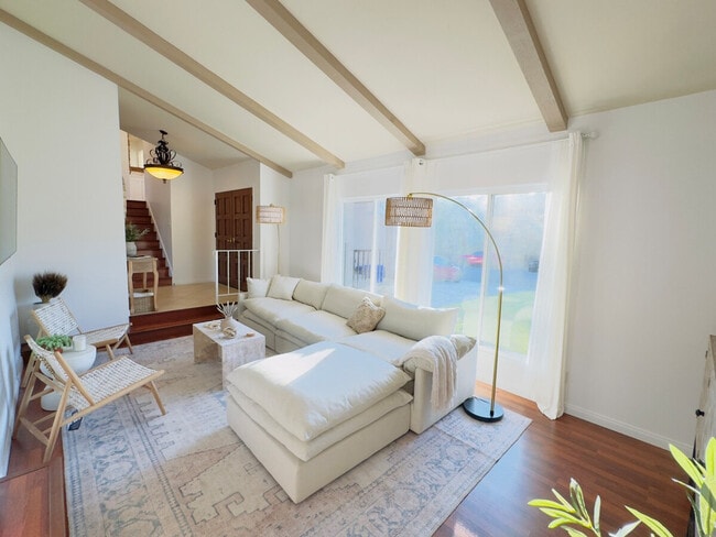 Photo - 2565 Pinewood St Unidad ID1383639P