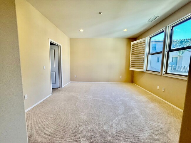Photo - 2903 W Edinger Ave
