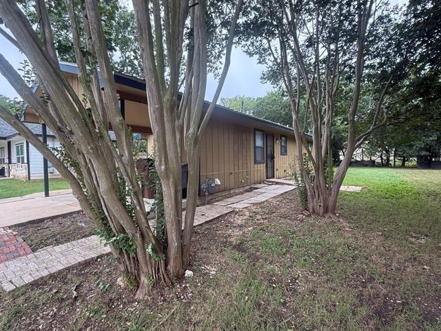703 San Saba St
