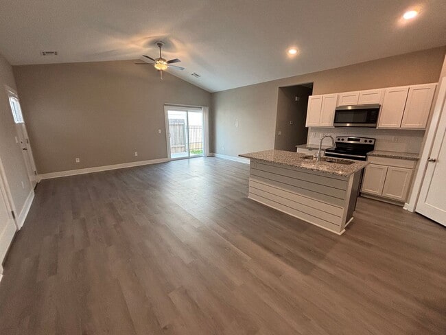 Photo - 2714/2716 Greenleaf Unit 2716 Greenleaf