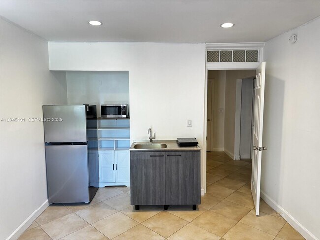 Photo - 158 SW 96th Ct Unit B