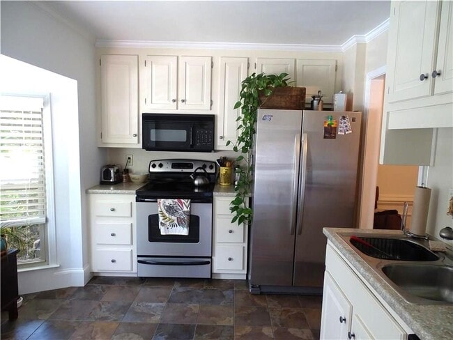 410 Forestgate Ct