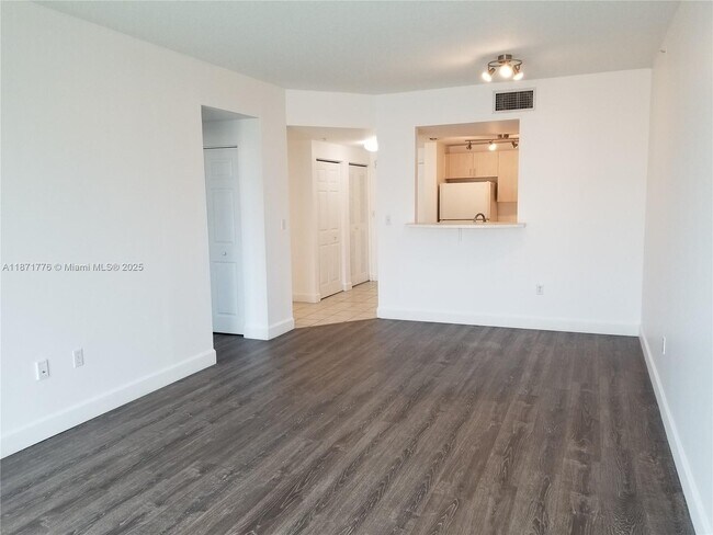 Building Photo - 50 Menores Ave Unit 617 Rental