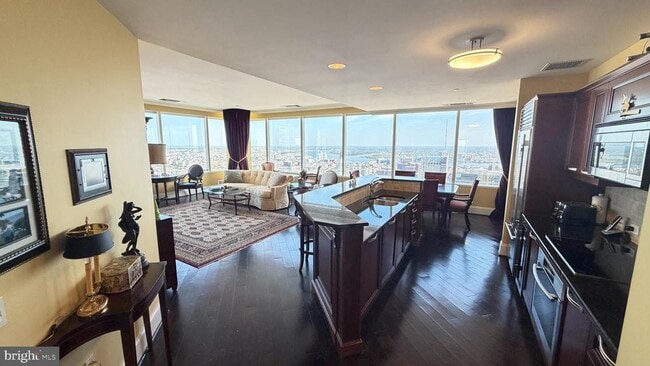 Building Photo - 50 S 16th St Unit 4506