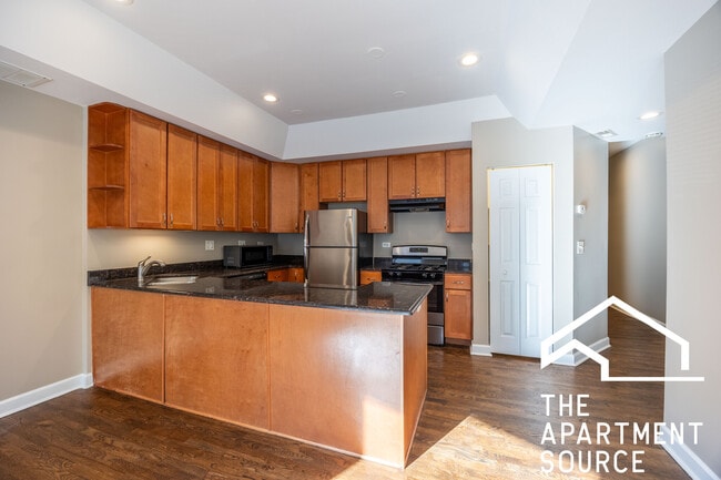 Building Photo - 4008 S Calumet Ave Unit 1S Rental