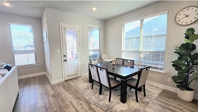 Photo - 2719 Lazy Pne Ln