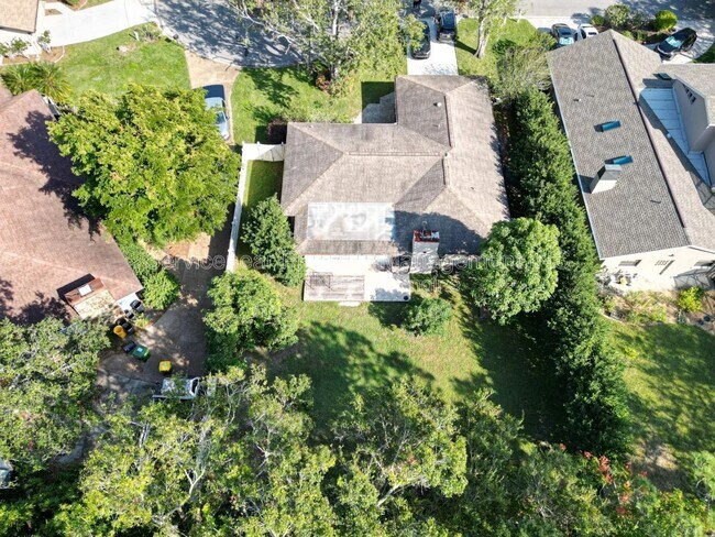 Photo - 423 Whispering Oaks Ct