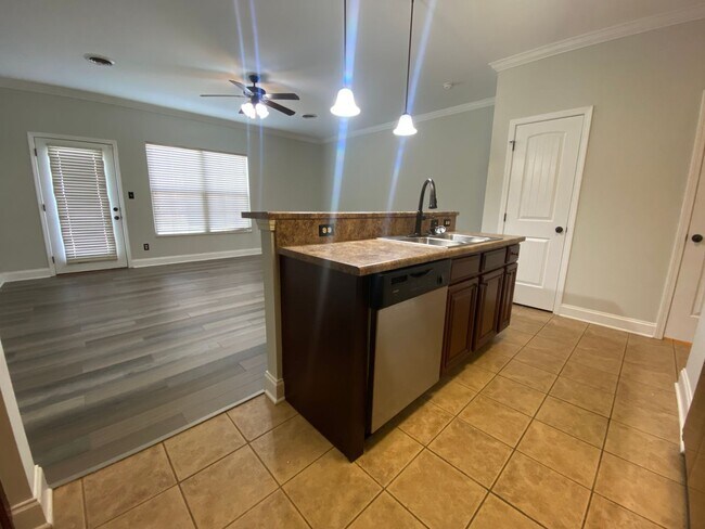 Photo - 4812 Fountain View Way