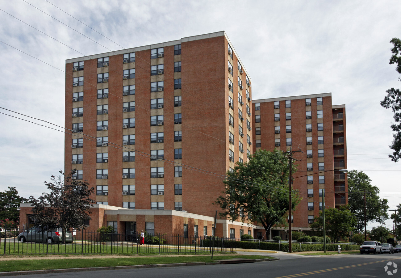 Photo - Gilpin Court Apartments