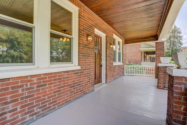 Photo - 1414 Hamilton Terrace SE