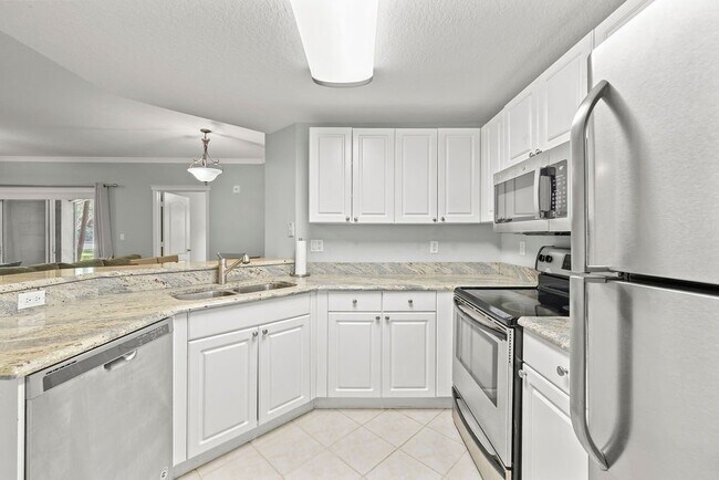 5060 Fairways Cir Unit F101