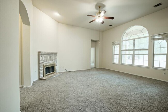 Photo - 704 Thrush Dr