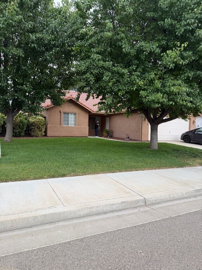 Photo - For Rent: 3 bedroom 2 bath