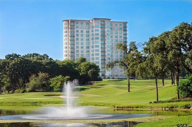 Building Photo - 2801 Wexford Dr Unit 603