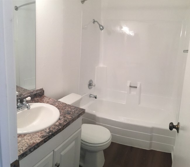 Bridgeport Apartment Homes For Rent in Huntington Beach, CA