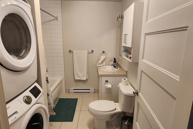 Photo - 2085 Av Av Papineau, Unit 404