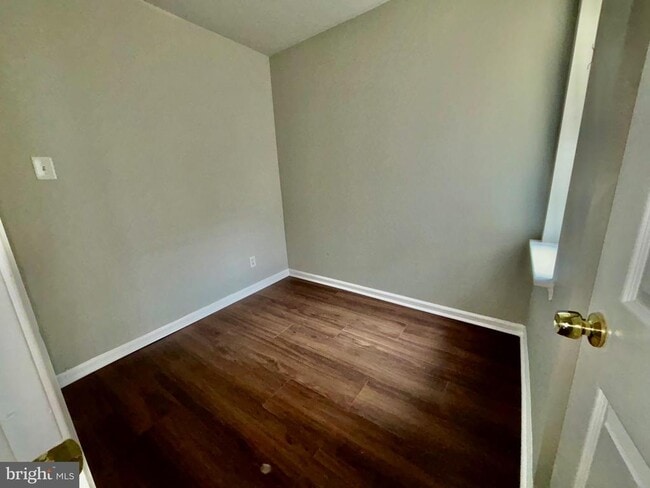 Photo - 5258 Hazel Ave