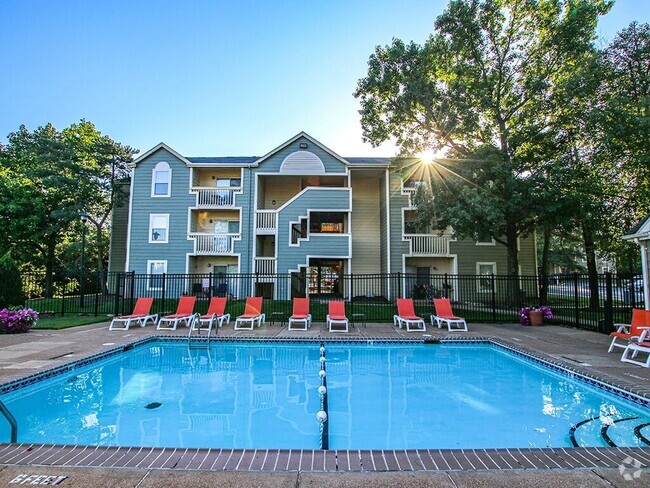 Sparkling Swimming Pool! - Southpointe Rental