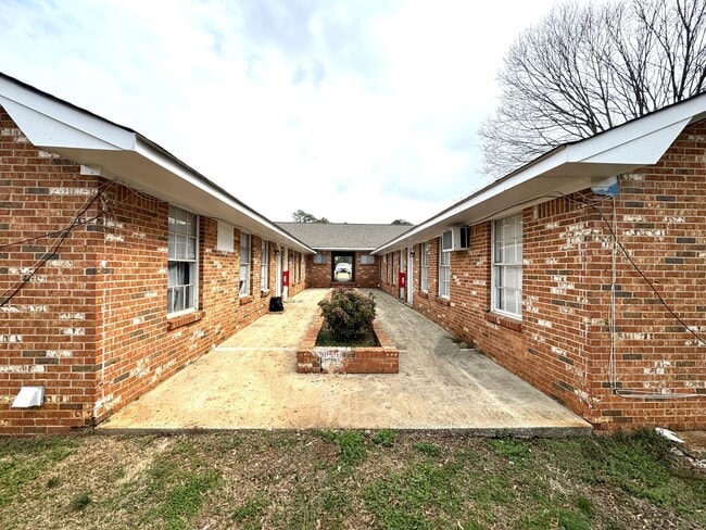 Photo - Move-In Special!! 1/2 Off First Month's Re... Unit 5