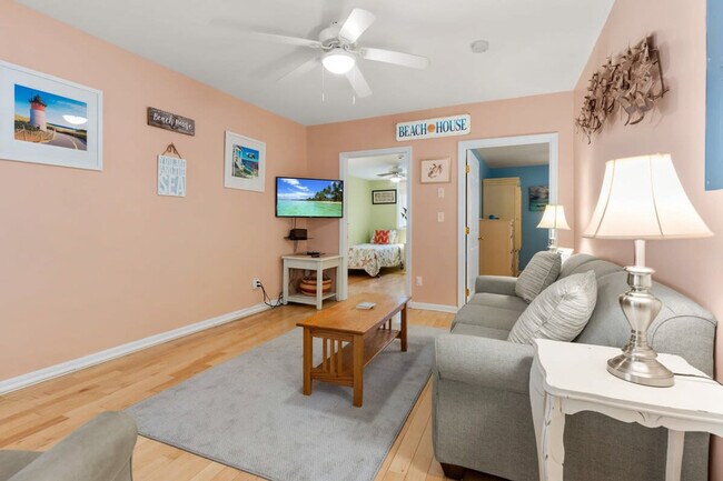 Photo - 24 Ashworth Ave Unit ID1333579P