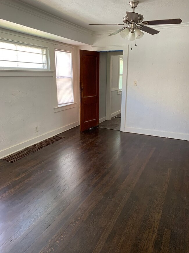Photo - 5707 Euclid Ave E