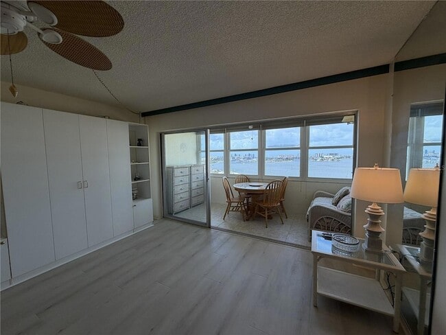 Photo - 4550 Cove Cir Unidad 1205