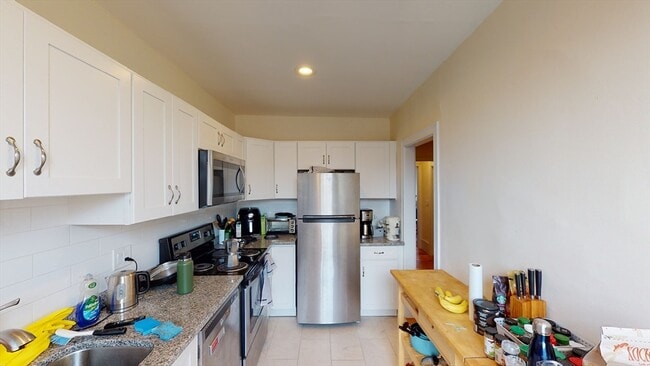 Building Photo - 5 Brimmer St Unit 4 Rental