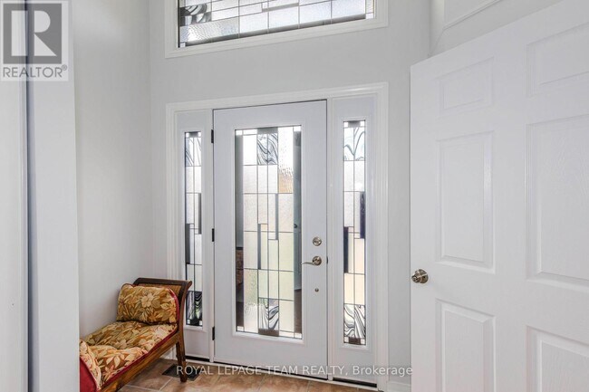 Photo - 1566 Lisbon St