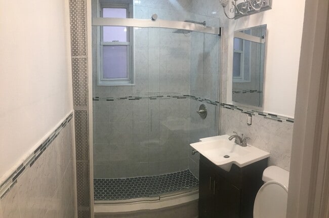 2154 E 8th St Unit 1F