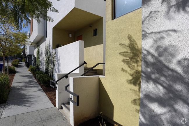 Photo - Citron Court