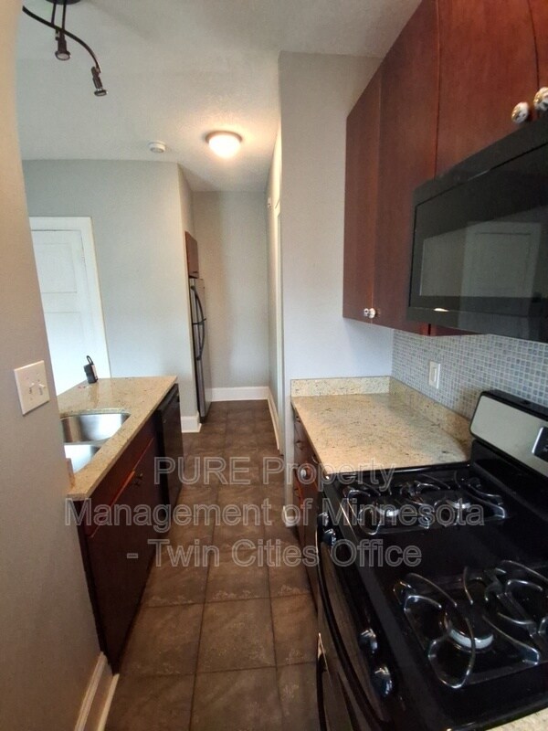 Photo - 2881 Irving Ave S Unidad 105