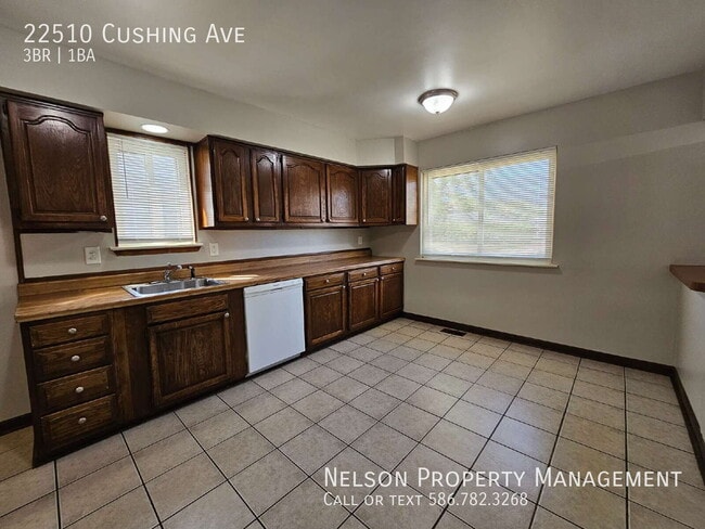 Photo - 22510 Cushing Ave