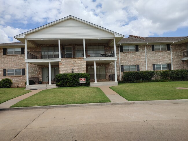 Front entrance & Covered patio - 2308 Indian Dr Condo Unit 2308 Indian Drive