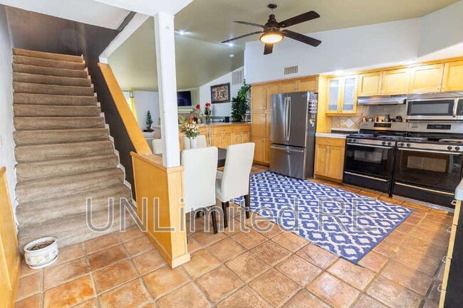 3565 N Manor Rd