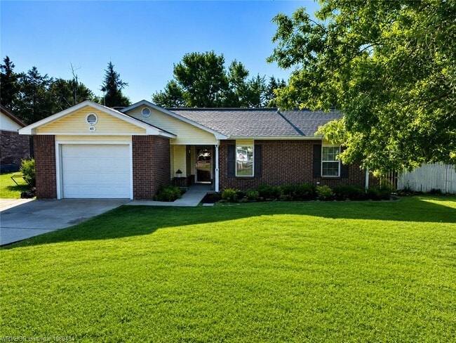 Photo - 40 Grand Maple Dr