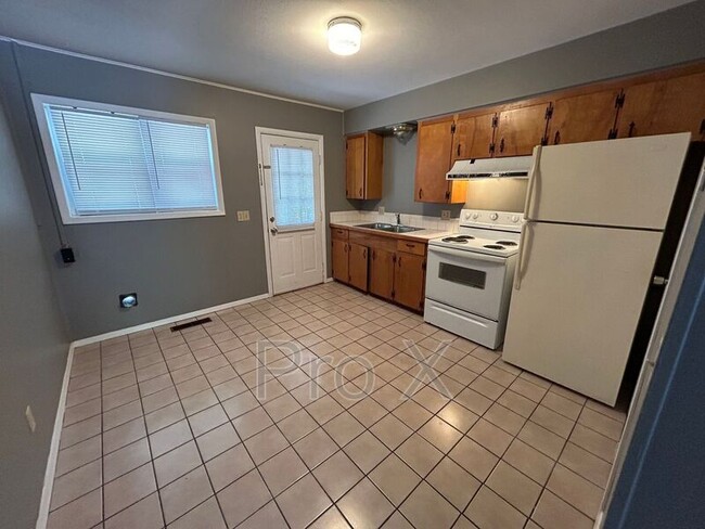 Photo - 8827 Country Club Dr