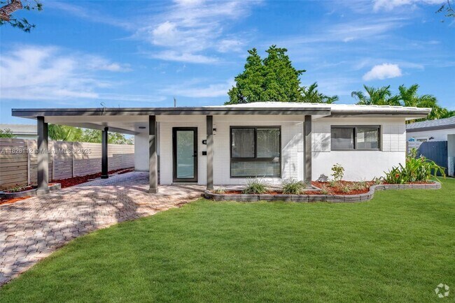 Building Photo - 4840 NE 5th Ave Rental