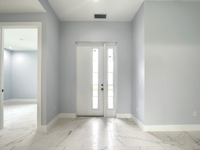 Photo - 2643 47th St SW